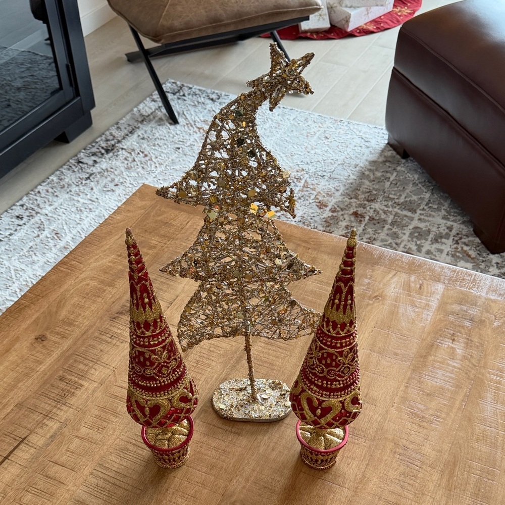 Gold and Red Holiday Tree Decoration Set
